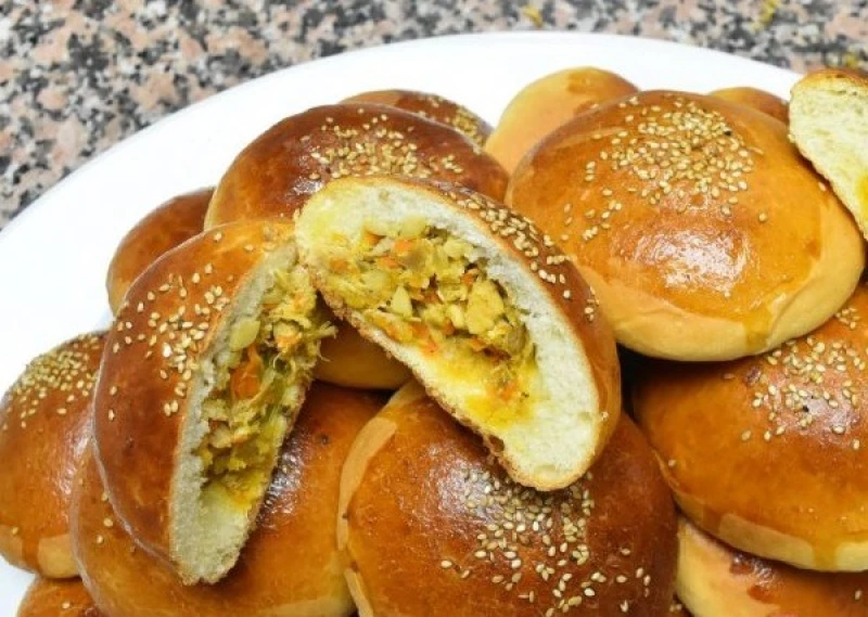 فطائر اقتصادية وسريعة بحشوة الفراخ اللذيذة بعجينة قطنية وخفيفة وبطعم وهم سدي جوعك بيها 5 فطائر اقتصادية وسريعة بحشوة الفراخ اللذيذة بعجينة قطنية وخفيفة وبطعم وهم سدي جوعك بيها