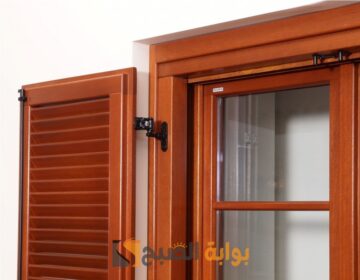 طريقة تنظيف الشبابيك الخشب في الأدوار المرتفعة من الأتربة بدون جهد