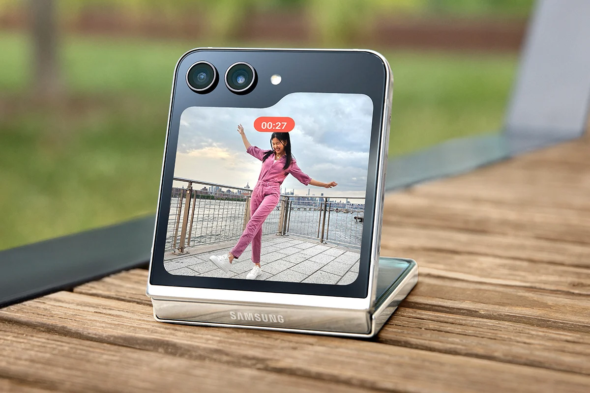 Galaxy Z Flip 5: أفضل جوال من سامسونج بأروع تصميم وسعر مميز في السعودية 5 Galaxy Z Flip 5: أفضل جوال من سامسونج بأروع تصميم وسعر مميز في السعودية