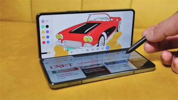 الهاتف الذكي القابل للطي الجديد: Samsung Galaxy Z Fold4 تجربة فريدة ومبتكرة في عالم الهواتف الذكية 5 الهاتف الذكي القابل للطي الجديد: Samsung Galaxy Z Fold4 تجربة فريدة ومبتكرة في عالم الهواتف الذكية