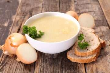 شوربة البصل بالكريمة ألذ شوربة مفيدة في برد الشتاء