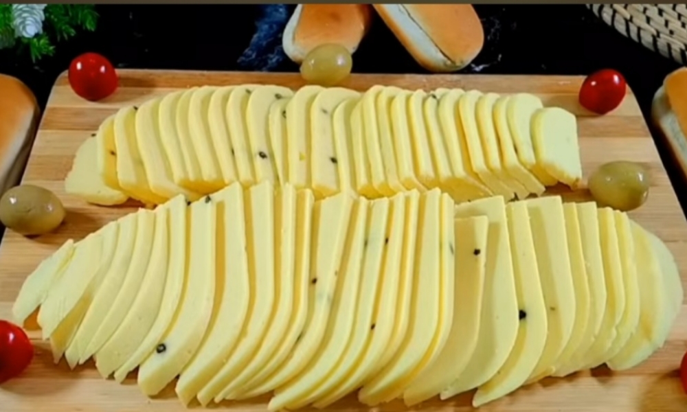 اعملي الجبنة الرومي في البيت بسهولة وبكمية وفيرة 5 اعملي الجبنة الرومي في البيت بسهولة وبكمية وفيرة