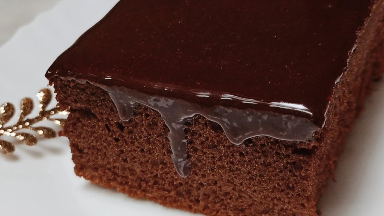 بسهولة وبخطوات بسيطة اعملي ألذ كيكة شوكولاتة بالصوص السائح
