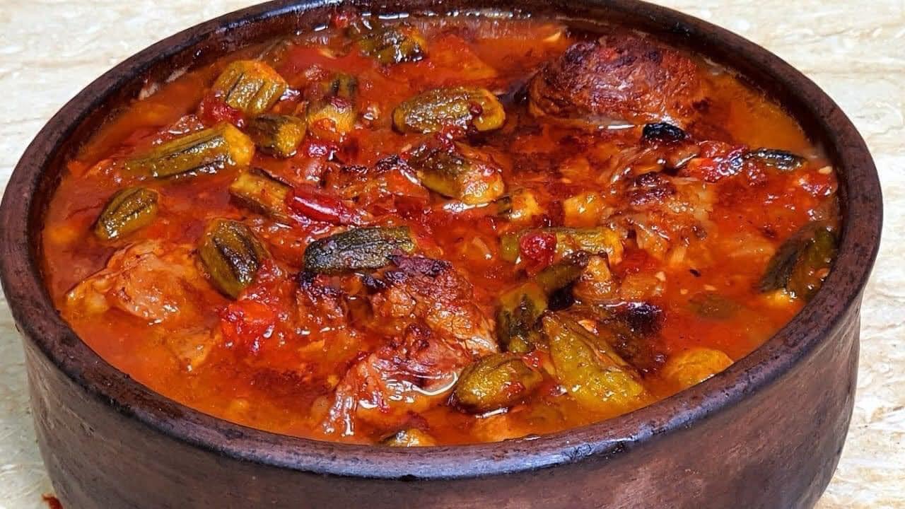 طريقة عمل ألذ طاجن بامية باللحم الضاني.. سهل وسريع ولذيذ 5 طريقة عمل ألذ طاجن بامية باللحم الضاني.. سهل وسريع ولذيذ