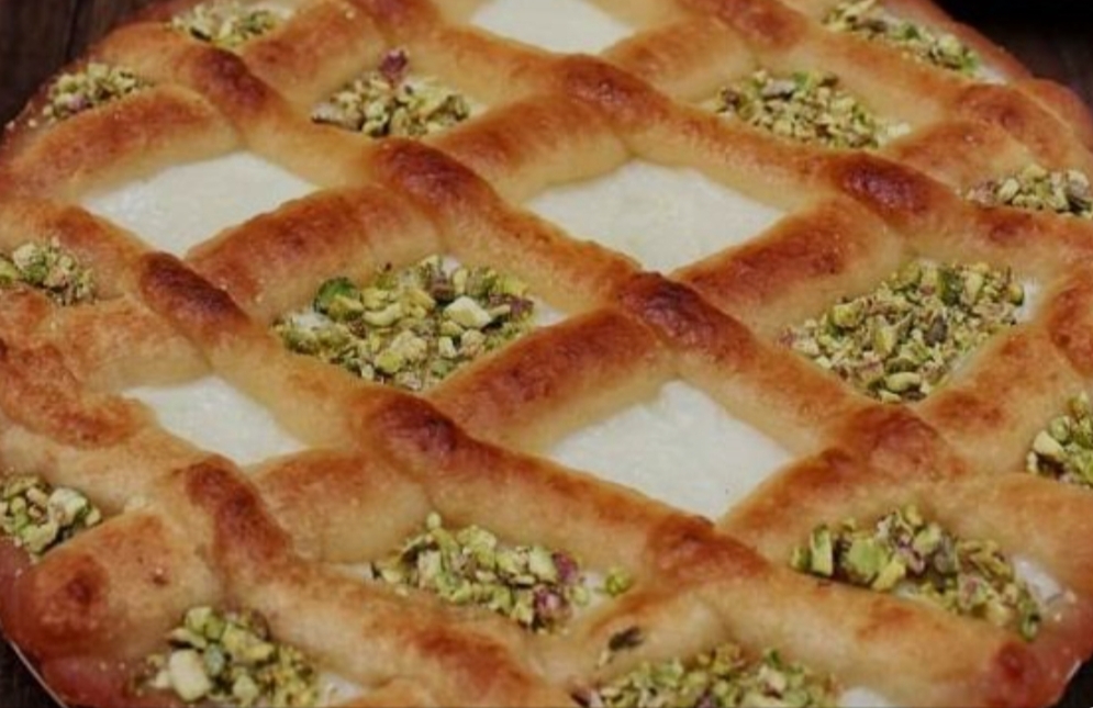 اللينزا الدمياطي.. اعملي ألذ حلوى بطريقة سهلة وسريعة.. عيالك مش هيملّوا منها 6 اللينزا الدمياطي.. اعملي ألذ حلوى بطريقة سهلة وسريعة.. عيالك مش هيملّوا منها
