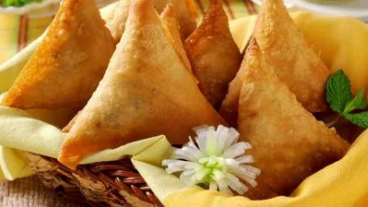 وين الفكرة هذي من زمان .. المطبق الكويتي بعجينة السمبوسة في 10 دقائق من مطبخك 5 وين الفكرة هذي من زمان .. المطبق الكويتي بعجينة السمبوسة في 10 دقائق من مطبخك