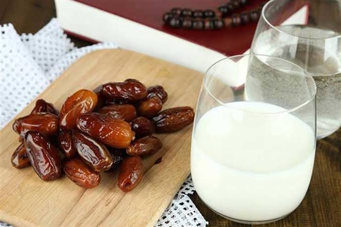 “مشروبات رمضان“ فوائد مشروب التمر باللبن لن تستغنى عنه أيدا 5 “مشروبات رمضان“ فوائد مشروب التمر باللبن لن تستغنى عنه أيدا