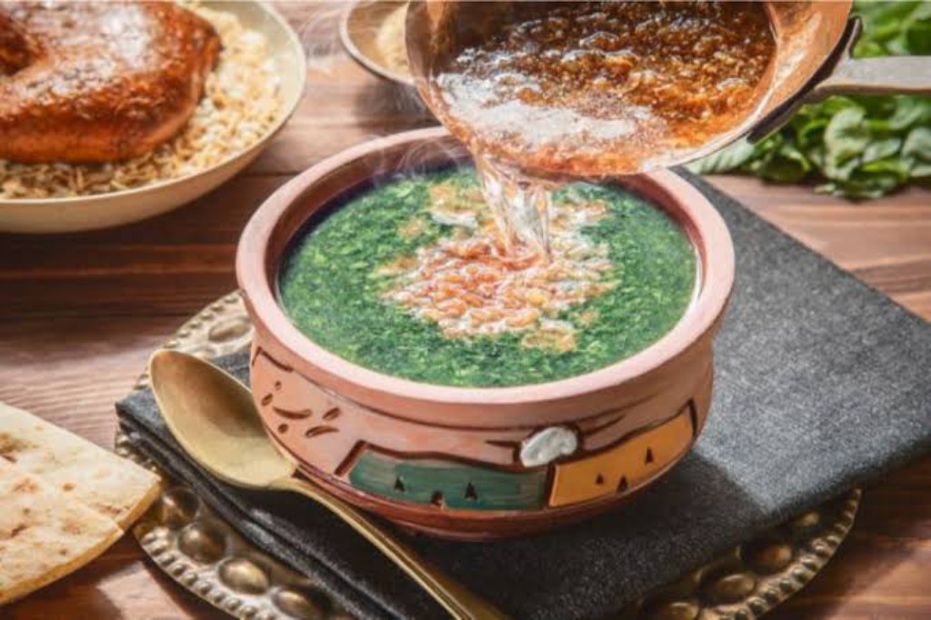طريقة عمل الملوخية المصرية على أصولها بتكات وحركات أكبر الشيفات