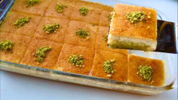 بكوب ونصف دقيق سميد هتعملي ألذ صينية بسبوسة بالقشطة بأسرار المحلات مرملة وطعمها خرافي
