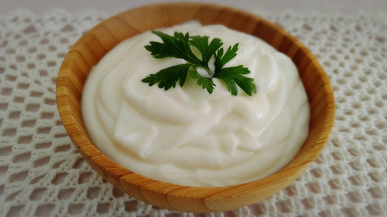 طريقة عمل الثومية زي المحلات بمكونات بسيطة واقتصادية…..وبطعم خيالي 5 طريقة عمل الثومية زي المحلات بمكونات بسيطة واقتصادية…..وبطعم خيالي