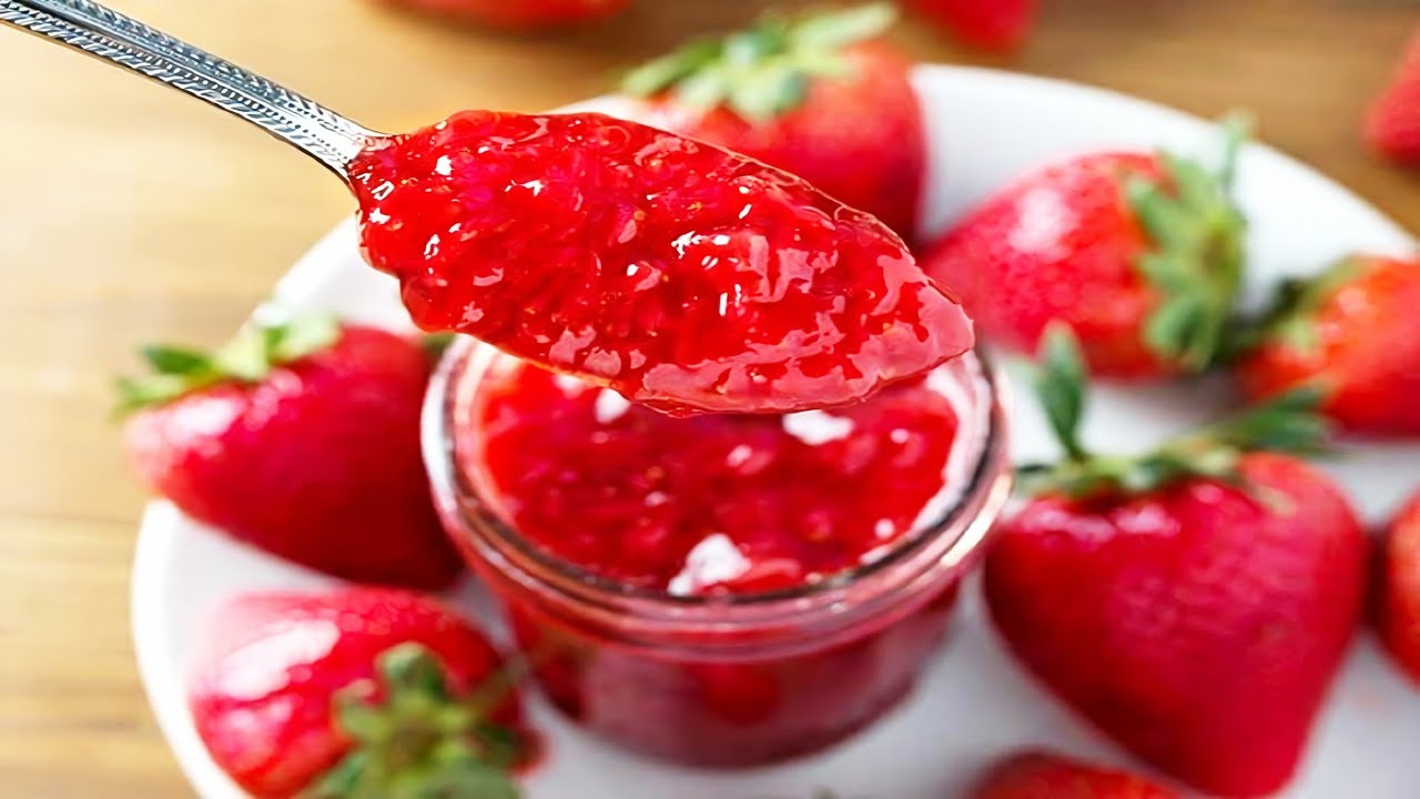 طعمها أحلى من الجاهزة اعملي مربى الفراولة بطريقة سهلة في البيت وبمكونات بسيطة 5 طعمها أحلى من الجاهزة اعملي مربى الفراولة بطريقة سهلة في البيت وبمكونات بسيطة