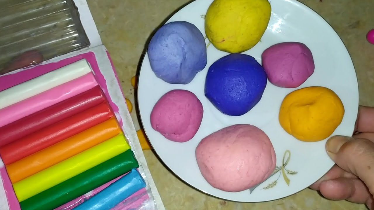 فرحي أطفالك في الإجازة وحضري ليهم الصلصال (السلايم) في البيت بمكونات بسيطة من مطبخك