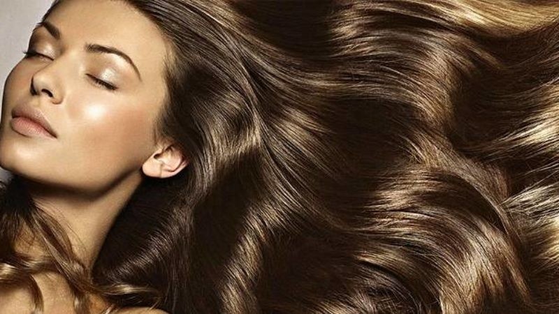 استغني عن مكواة الشعر بأقوى وصفات فرد الشعر 5 استغني عن مكواة الشعر بأقوى وصفات فرد الشعر