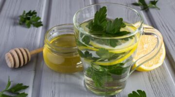 تناول مغلي البقدونس ليله واحدة قبل النوم وهذا ما يفعله بجسمك النتيجة ستفاجئك