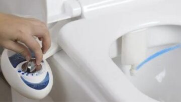“حاجة حيرت الكل” إيه السبب وراء عدم وجود شطاف مائي في حمامات أوروبا على عكس الدول العربية؟
