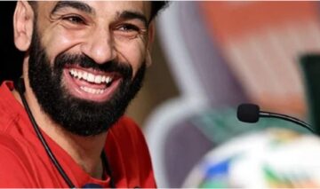 الإعلامي “شوبير” كواليس اجتماع “محمد صلاح” مع لاعبي المنتخب قبل الرحيل