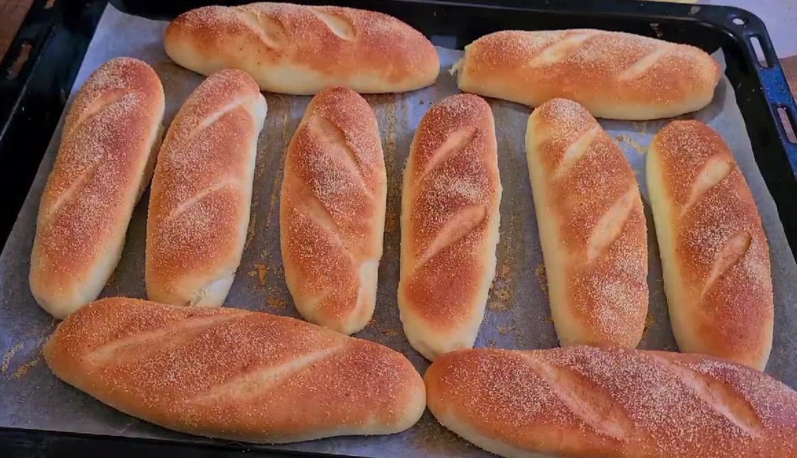 وفري ودبري العيش الفينو بشوية ماية ودقيق هتعملي أطري وأحلي السندوتشات