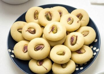 بنصف كيلو دقيق حضري كيلو من الغريبة الأصلية دايبة وناعمة وبدون استخدام بيض