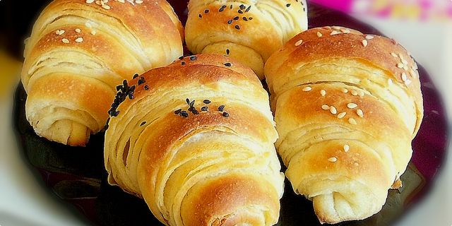 من كوب دقيق.. طريقة عمل الباتية بالجبنة هش ومورق أحلي من باتية الأفران والجاهز
