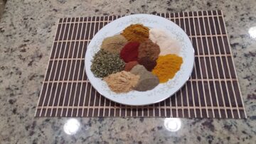 طريقة عمل خلطة بهارات الدجاج واللحم في المنزل بالتوابل الموجودة وبأقل التكلفة