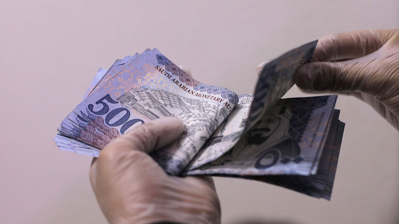 بالتقسيط علي 5 سنوات.. احصل علي قرض الأسرة 100 الف ريال بدون كفيل للرجال والنساء بالمملكة 5 بالتقسيط علي 5 سنوات.. احصل علي قرض الأسرة 100 الف ريال بدون كفيل للرجال والنساء بالمملكة