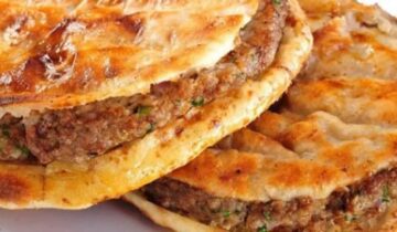 طريقة عمل رغيف الحواوشي المصري الأصلي وسر الخلطة الرهيبة اللي هتجننك من حلاوة طعمها في 10 دقائق