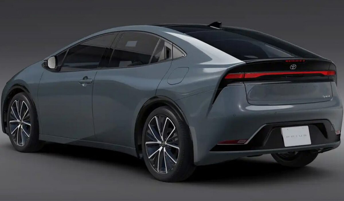 "بمواصفاتها الخيالية " سيارة Toyota Prius Prime اليابانية 2024 ذات الإداء المذهل 5 “بمواصفاتها الخيالية ” سيارة Toyota Prius Prime اليابانية 2024 ذات الإداء المذهل