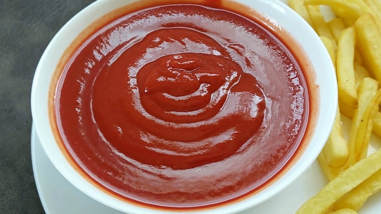 طريقة عمل الكاتشب بالمنزل لتقديمه بجانب السندونشات الشهية 5 طريقة عمل الكاتشب بالمنزل لتقديمه بجانب السندونشات الشهية