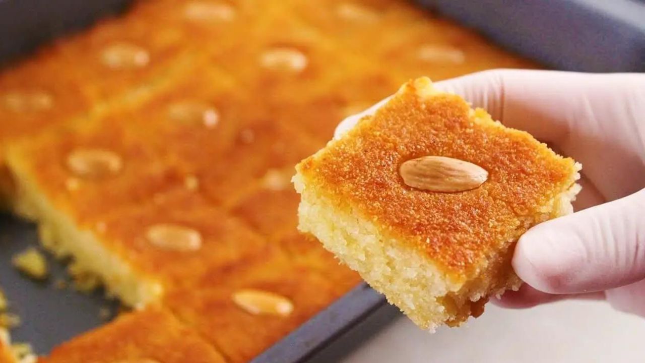 جربي طريقة البسبوسة بالمكسرات بالسمنة والحليب بوصفة لذيذة وطعمة 5 جربي طريقة البسبوسة بالمكسرات بالسمنة والحليب بوصفة لذيذة وطعمة