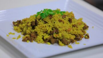“الطعم المميز الذي لا يقاوم” طريقة عمل الأرز بالكبد والقوانص بخطوات سهلة ومكونات بسيطة