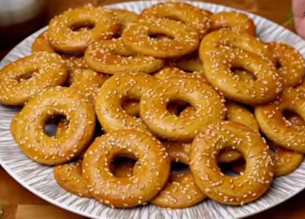 بسكويت السمسم بطريقة سهلة وسريعة وبطعم شهي