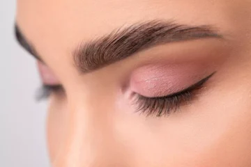 خلطة بذور الحلبة لتكثيف الحواجب من أول استخدام