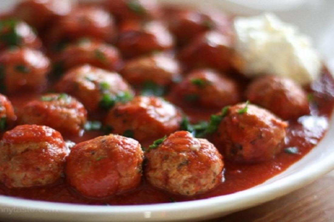 طريقة عمل كفتة الأرز بالصلصة في البيت بكل سهولة للمبتدئين في المطبخ