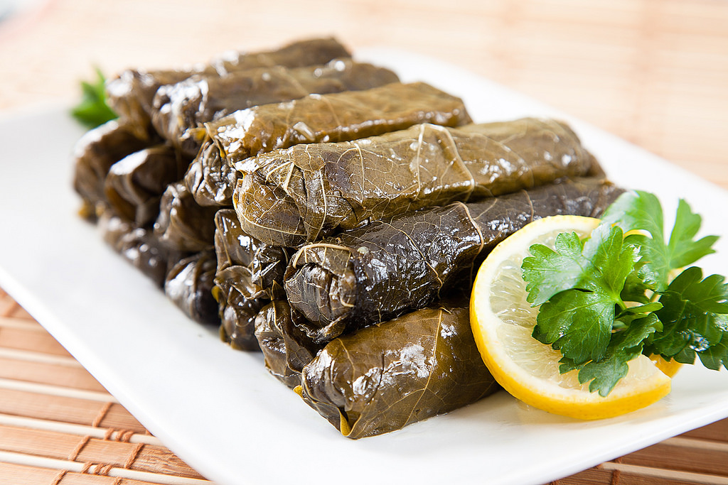 طريقة عمل محشي ورق العنب علي اصوله بطعم وريحة زمان