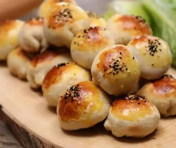 فطائر بالجبنة.. طبق سهل وسريع التحضير يعشقها الكبار والصغار