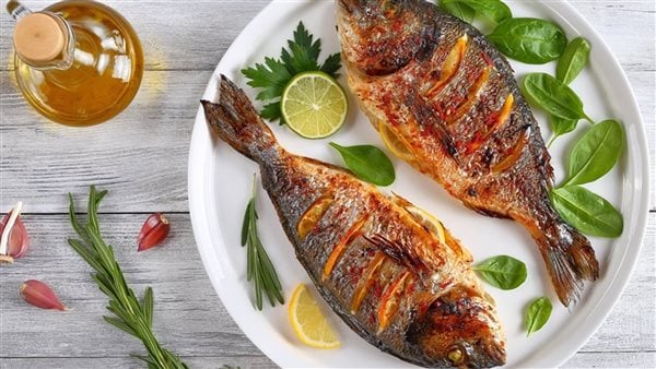قلي السمك بالماء!.. طريقة صحية ولذيذة لتحضير السمك في المنزل 5 قلي السمك بالماء!.. طريقة صحية ولذيذة لتحضير السمك في المنزل