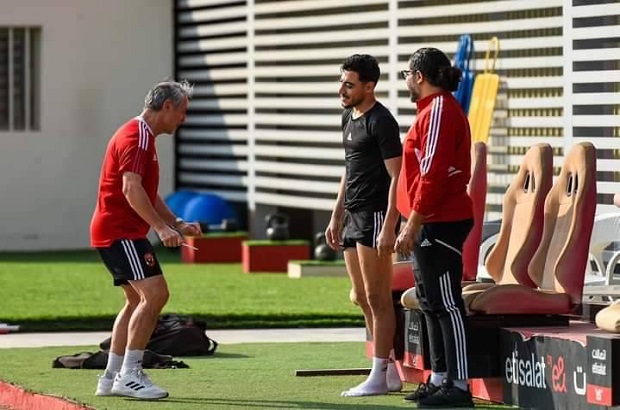 أزمة في الأهلي بين كولر ونجم الفريق وقمصان يتدخل