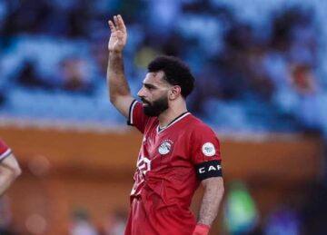 شوبير يدافع عن صلاح: نجم عالمي لا يجب انتقاده