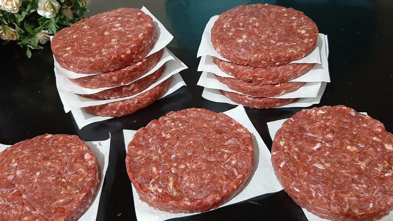 بخطوات بسيطة وسريعة.. طريقة عمل البرجر الحلوانى فى المنزل