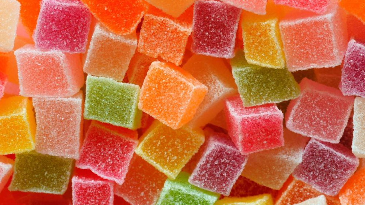 سكر ونشا وماية وهتعملي أحلى سكاكر صحية لأولادك بدون استخدام أي مواد حافظة وطعمها أحلى من الجاهزة