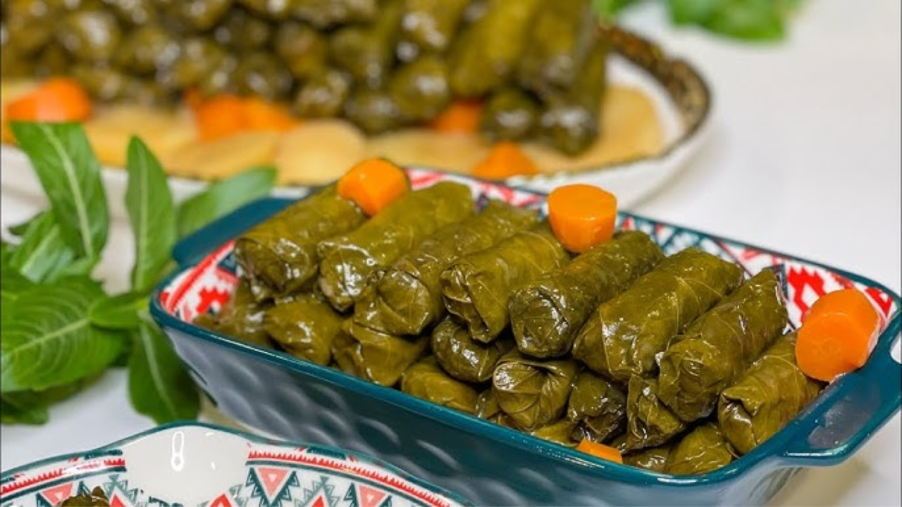 بخلطة مميزة هتعمل محشي ورق العنب بالزيت والليمون في البيت بطعم شهي ولذيذ 5 بخلطة مميزة هتعمل محشي ورق العنب بالزيت والليمون في البيت بطعم شهي ولذيذ