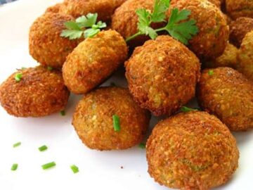 طريقة عمل الطعمية زي المحلات مقرمشة وطعمها تحفة أحسن من المطاعم