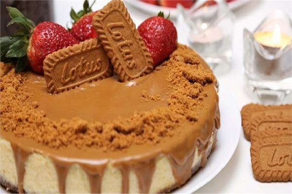 خطوات عمل كيكة اللوتس والاستمتاع بمذاقها الشهي 5 خطوات عمل كيكة اللوتس والاستمتاع بمذاقها الشهي