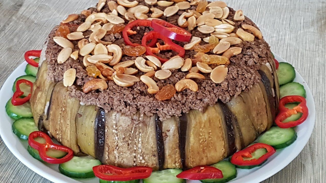 أقوي وصفة لرمضان.. طريقة عمل مقلوبة الباذنجان باللحم.. عيالك هيحبوكي بسبابها…!!