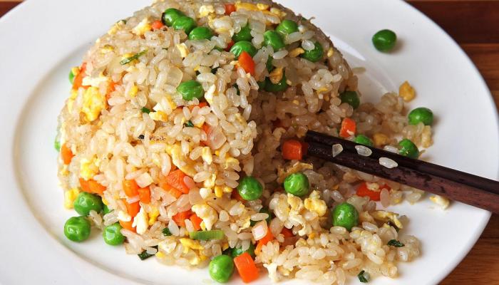 "هيشرفك في العزايم" طريقة عمل الأرز بالخضار..طبق سريع التحضير وكله فوايد 5 “هيشرفك في العزايم” طريقة عمل الأرز بالخضار..طبق سريع التحضير وكله فوايد
