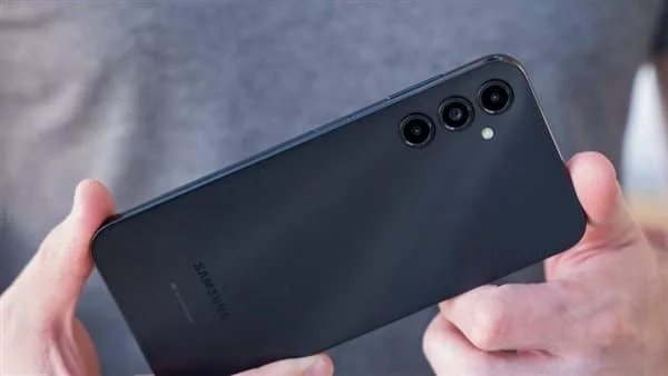 مواصفات هاتف سامسونج Galaxy A14 5G الاقتصادي.. وكم سعر الهاتف في حالة شرائه بالتقسيط؟ 5 مواصفات هاتف سامسونج Galaxy A14 5G الاقتصادي.. وكم سعر الهاتف في حالة شرائه بالتقسيط؟