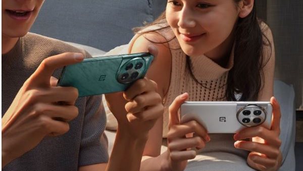 OnePlus 12: الهاتف الذكي الرائد الجديد يتألق بمواصفات قوية وتصميم جذاب