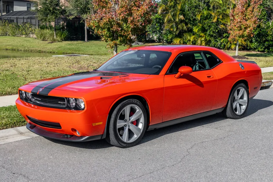 "DODGE SRT8" الوحش الامريكي على الطرق السريعة مع لمسة من الأناقة 5 “DODGE SRT8” الوحش الامريكي على الطرق السريعة مع لمسة من الأناقة