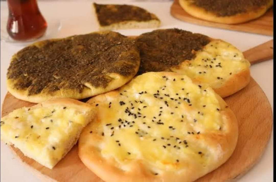 طريقة عمل مناقيش الزعتر الأخضر الفلسطيني في المنزل بمذاق شهى ولذيذ