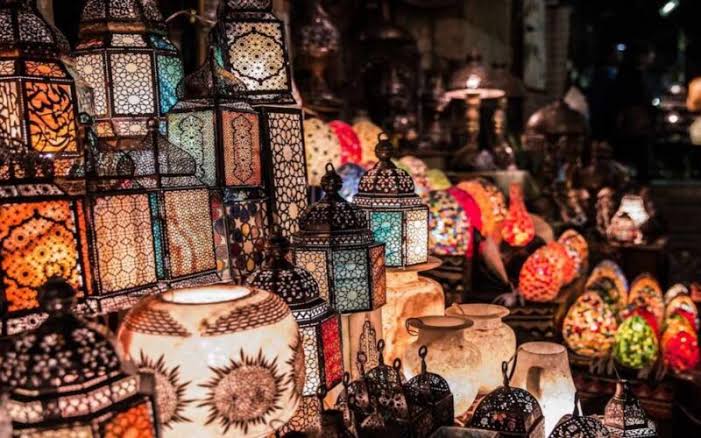 تبدأ من 10 جنيه وتصل إلى 5000 جنيه .. أسعار فوانيس رمضان 2024